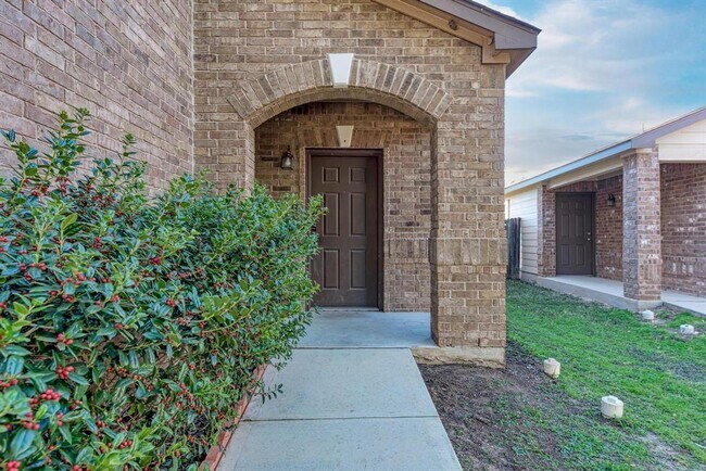 Building Photo - 8824 Edmundsbury Dr