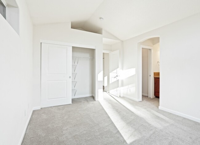 Building Photo - 1253 SW 162nd Ave