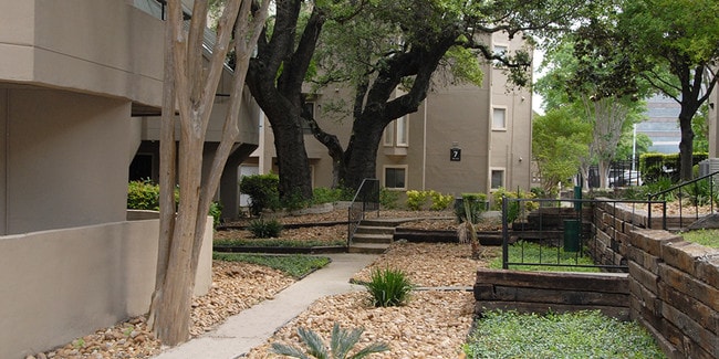 Foto del edificio - 4000 HORIZON HILL APARTMENTS