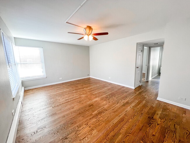Foto del edificio - 2112 W Farragut Ave