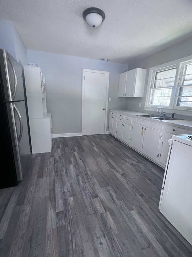 Foto del edificio - 501 Ashburn St