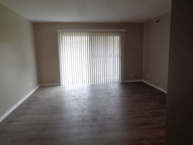 Foto del edificio - 16W585 Mockingbird Ln