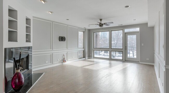 Building Photo - 308 W Evergreen Ave