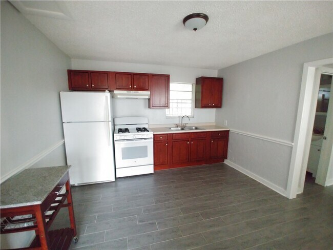 Foto del edificio - 1114 1/2-1112 Tillery St