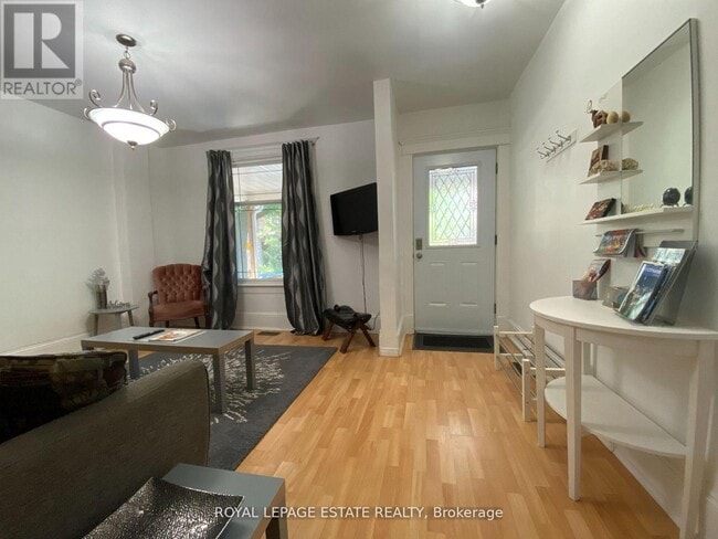 Building Photo - 41 Dearbourne Ave