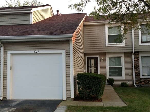 Front door & garage - 1979 Dunmore Pl
