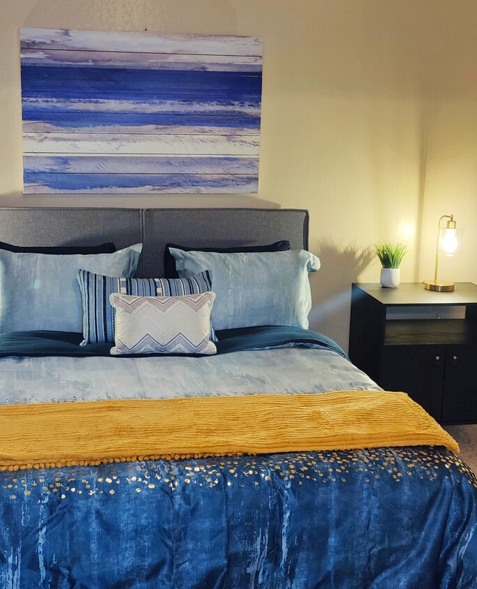 Main Bedroom - 6105 Venecia Dr