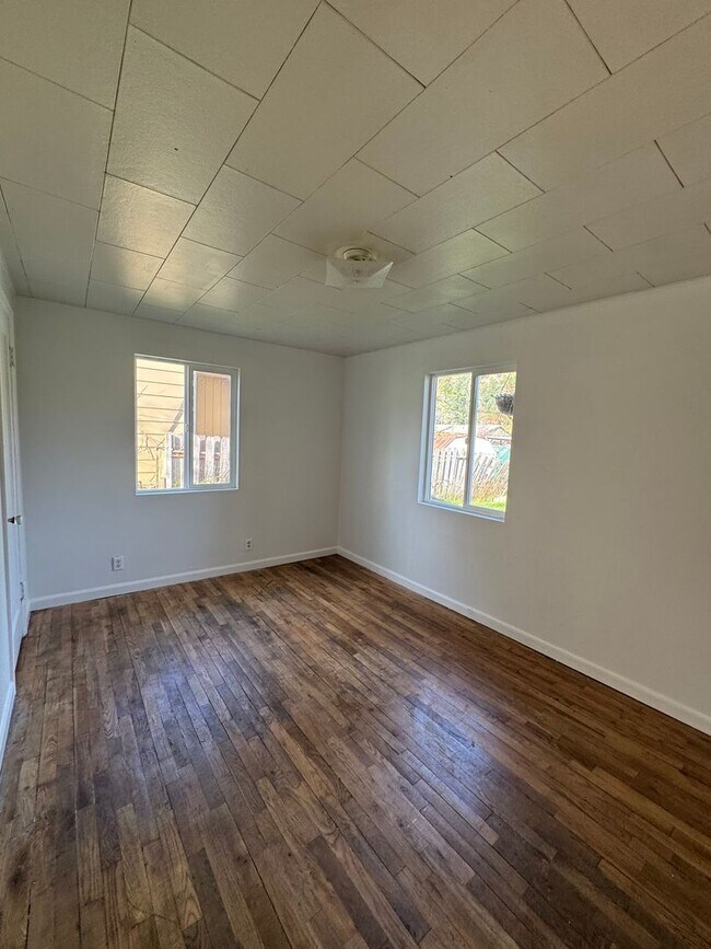 Foto del edificio - Myrtle Creek 2-Bedroom Home with Garage