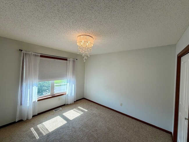 Building Photo - Savage TownHome for Rent