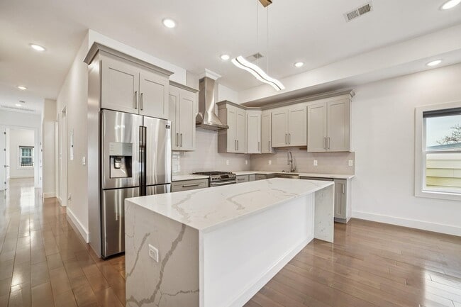 Foto del edificio - 46 Carlton Ave