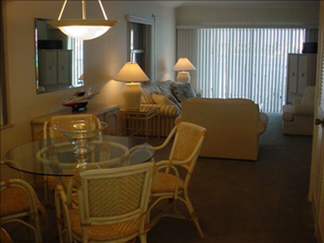 Building Photo - smoke house bay