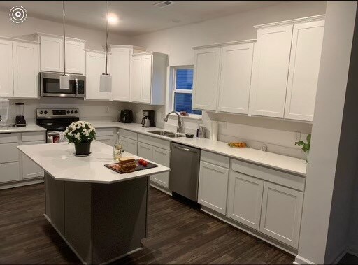 Foto del edificio - 2018 Maplewood Ln