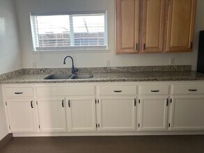 Building Photo - 936 S 7th St