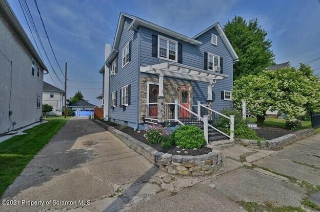 Casa - 116 W Mary St