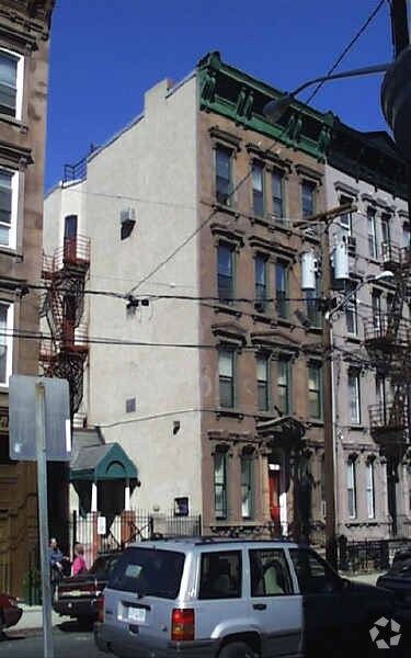 Foto del edificio - 100 Wayne St