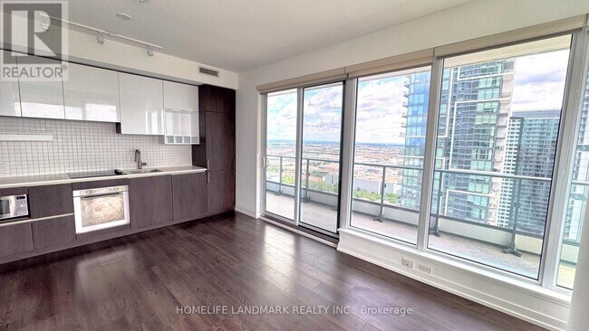 Photo du bâtiment - 950 Portage Pkwy