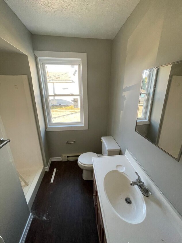 Building Photo - 651 E Wabash St