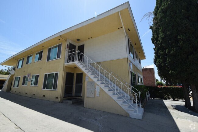 Building Photo - 1422 Gordon St