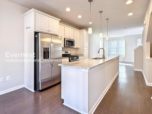 Building Photo - 7113 Rowlock Aly