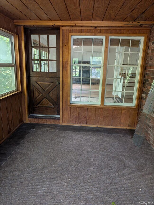 Building Photo - 45 Sunken Meadow Rd