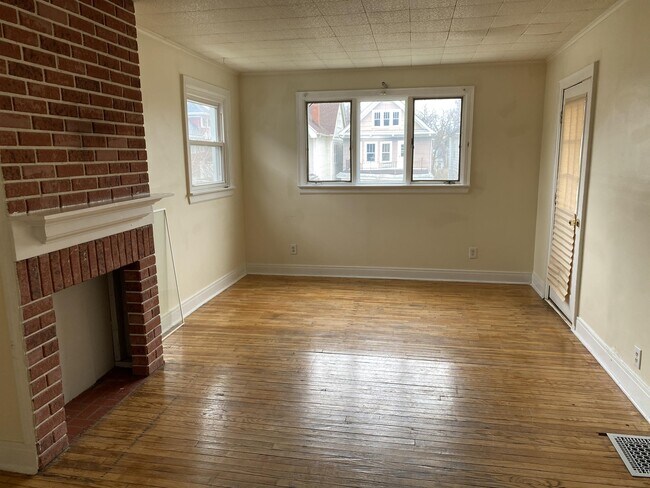 Building Photo - 71 Fairfield Ave