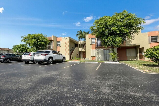 Foto del edificio - 9370 W Flagler St