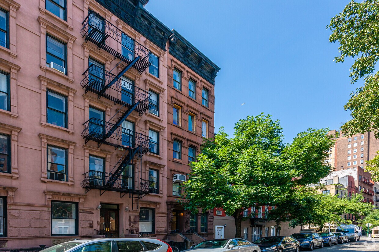 Primary Photo - 274 W 12th St