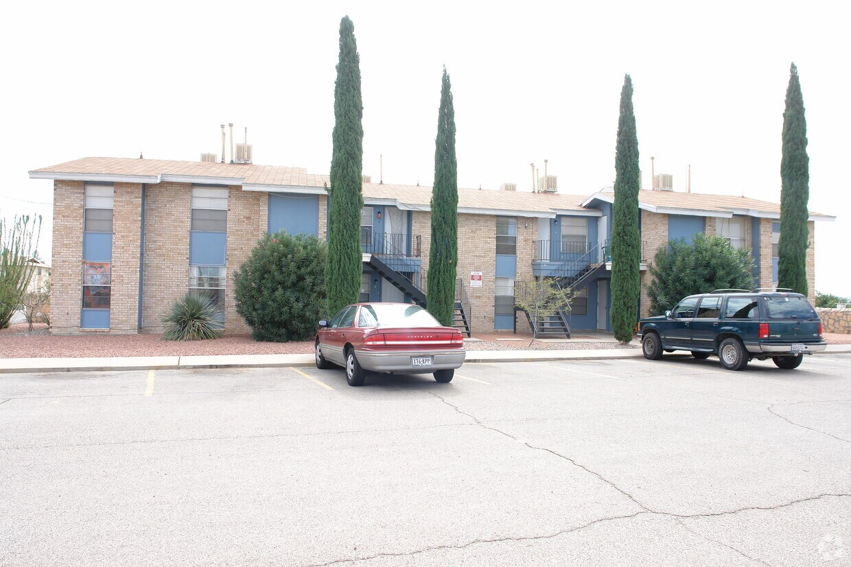 Primary Photo - 3535 Firestone St