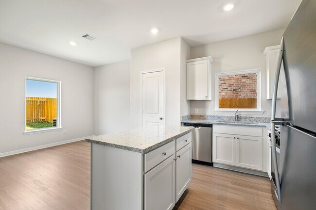 Foto del edificio - 320 Tejas Trl