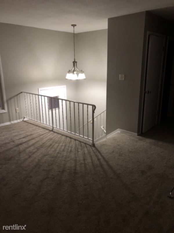Building Photo - 3 br, 1 bath Townhome - 2716 S Aerial Dr