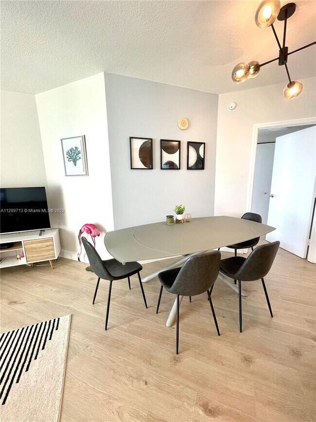 Foto del edificio - 16699 Collins Ave