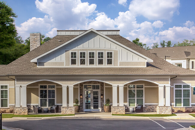 Crabtree Lakeside - Apartments in Raleigh, NC | Apartments.com