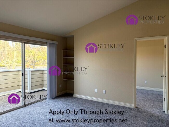 Foto del edificio - 130 Reflections Dr