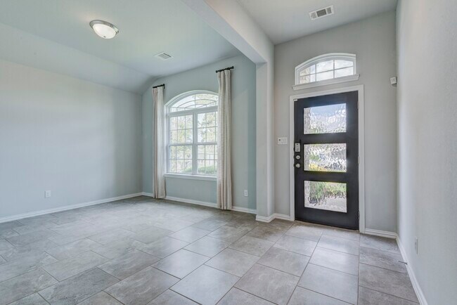 Foto del edificio - 208 Shoreview Dr