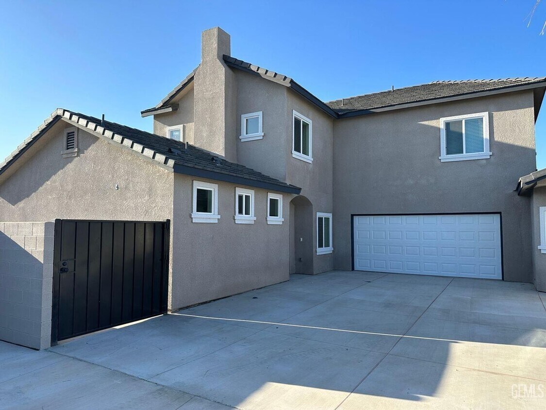 Foto principal - 8900 Brown Hills Dr