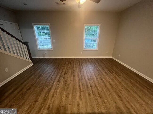 Foto del edificio - 1571 Bostwick Rd