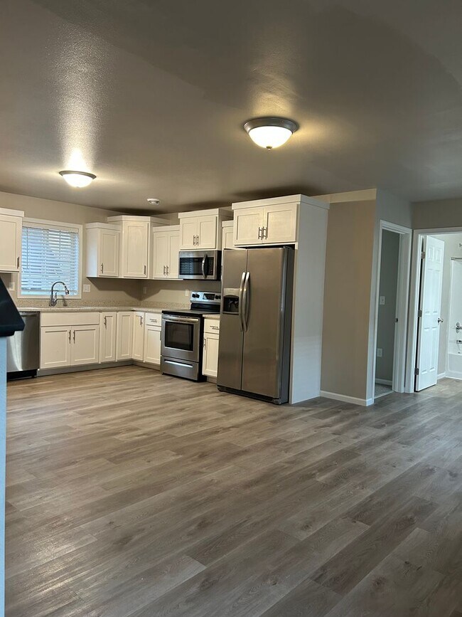 Foto del edificio - 3-Bed, 2-Bath Townhomes Near Downtown Fargo – Sewer, Garbage, Lawn & Snow Included!