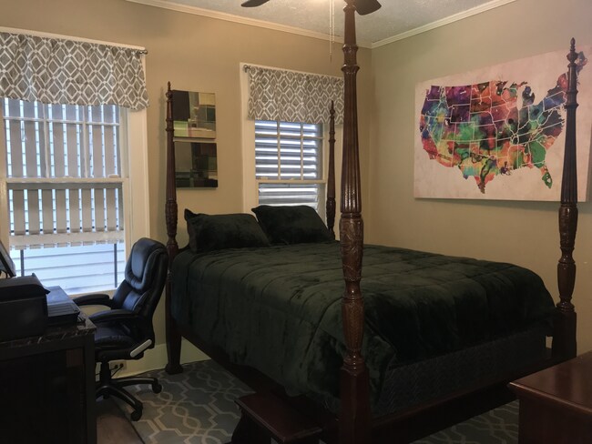 Bedroom - 3415 Avenue Q 1/2