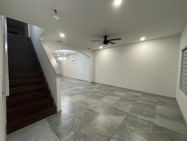 Building Photo - 204 Welland Dr