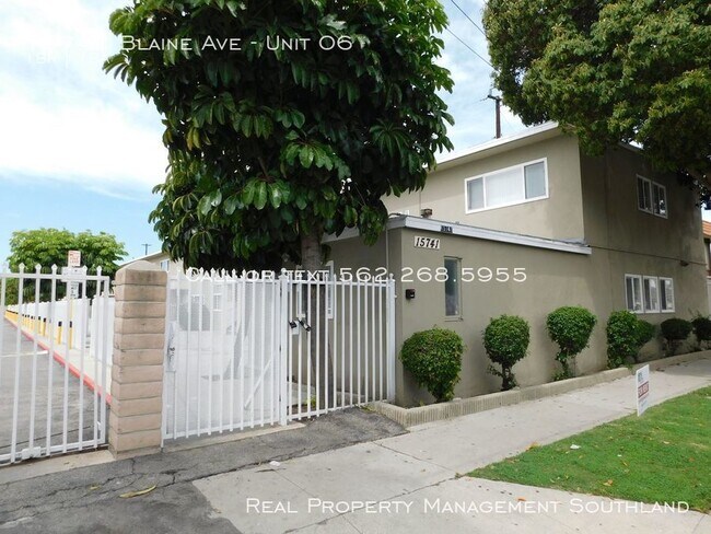 Building Photo - 15741 Blaine Ave