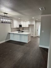 Building Photo - 345 Woodstock Ln