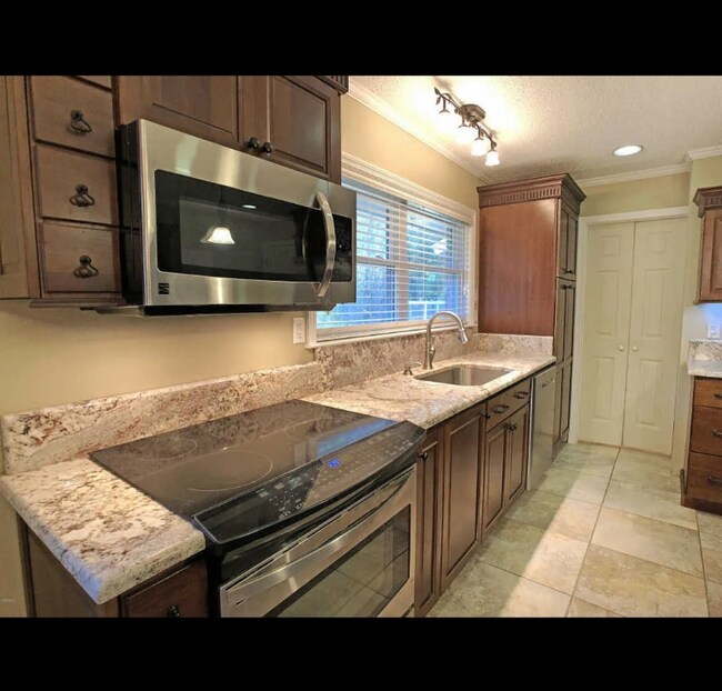 Foto del edificio - 1704 Pat Dr