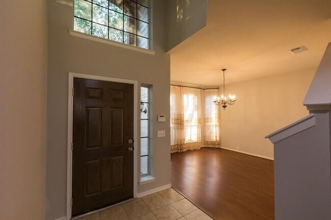 Foto del edificio - 2511 Sun Spot Ln