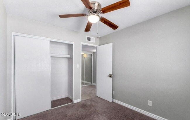 Building Photo - Renovated Glendale Beauty