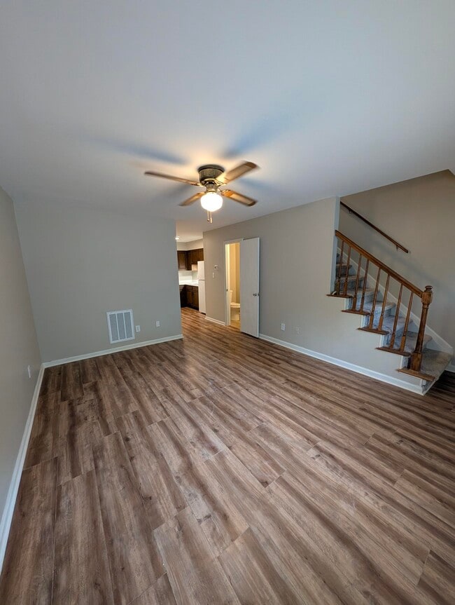 Building Photo - 733 Branniff Dr