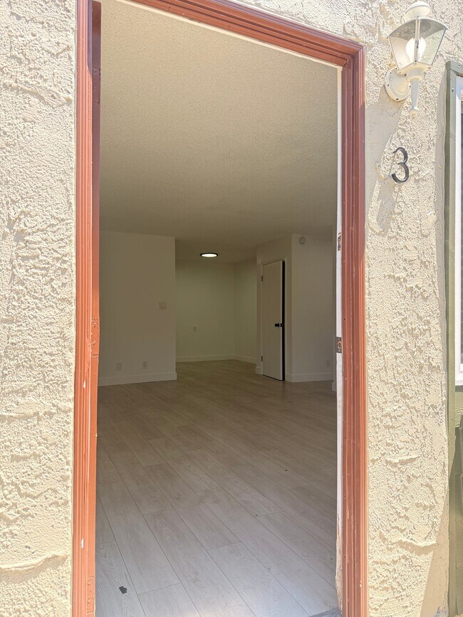 Foto del edificio - 5776 Rostrata Ave
