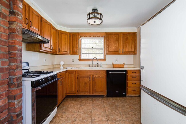 Building Photo - 340 Metzger Rd