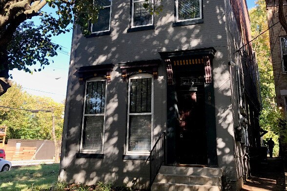 Foto principal - 905 E Washington St