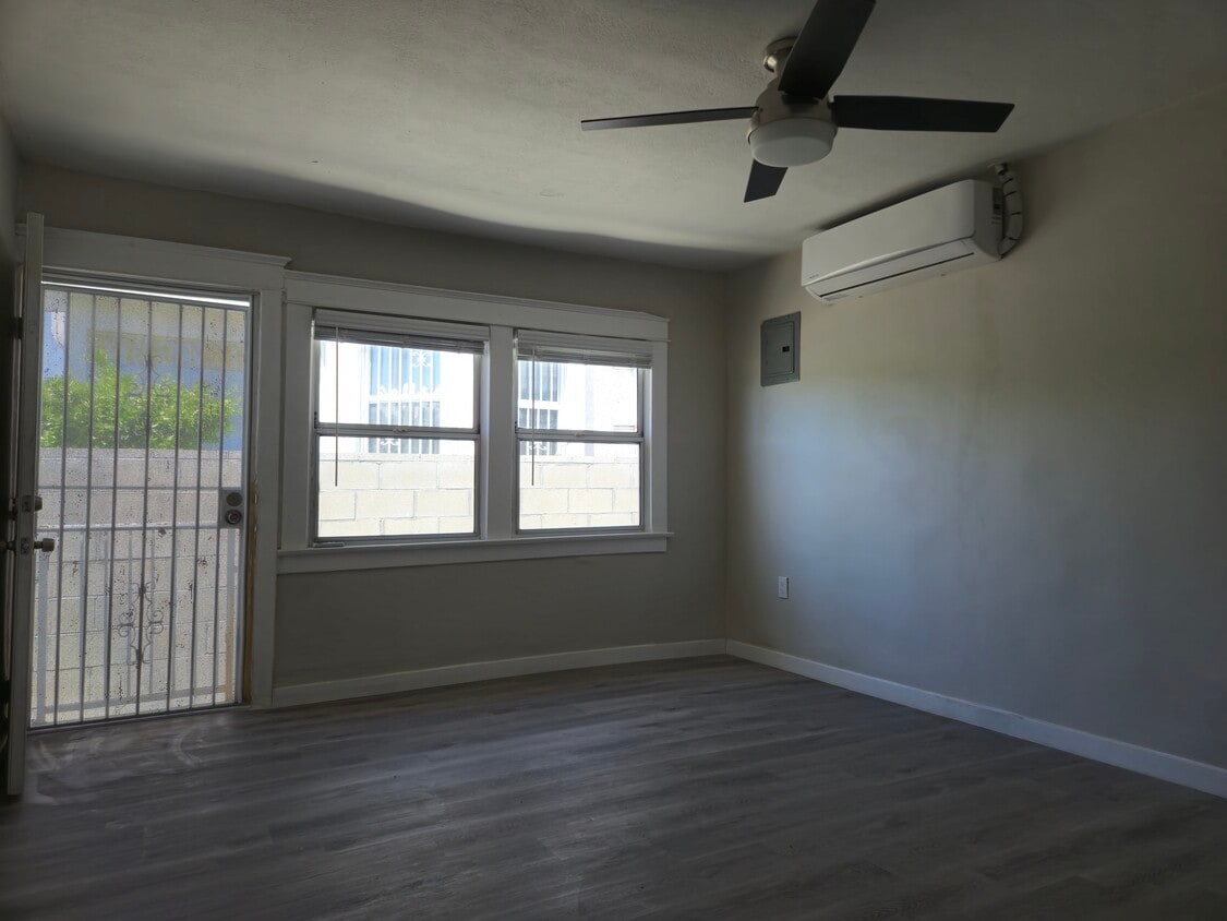 Primary Photo - 211 W Ave 26