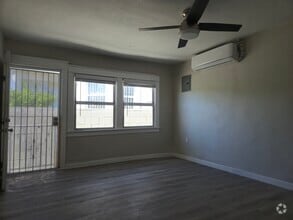 Building Photo - 211 W Ave 26